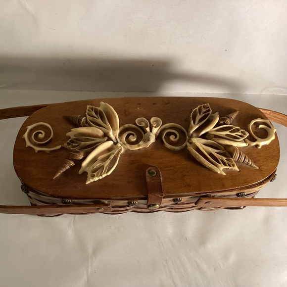 Vintage splint basket purse with seashells - Picture 3 of 13